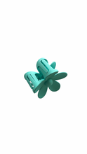 Load image into Gallery viewer, Flower Claw Clip