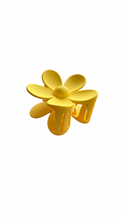 Load image into Gallery viewer, Flower Claw Clip