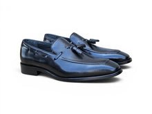 Load image into Gallery viewer, Carrucci Black Tassle Loafer