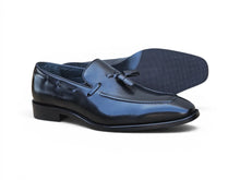 Load image into Gallery viewer, Carrucci Black Tassle Loafer
