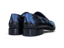 Load image into Gallery viewer, Carrucci Black Tassle Loafer