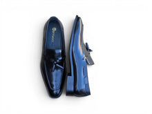 Load image into Gallery viewer, Carrucci Black Tassle Loafer
